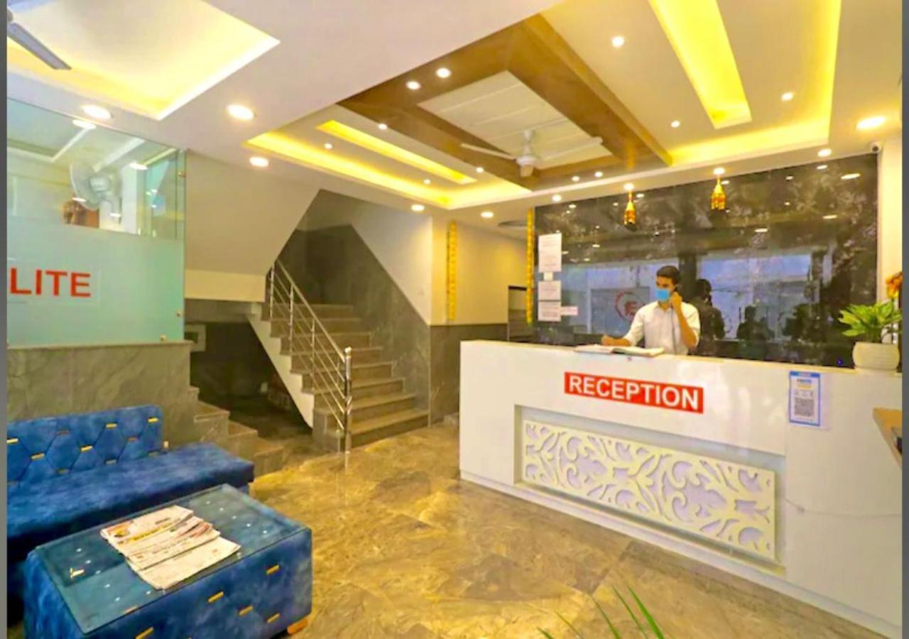 Hotel The Glory Near Delhi International Airport Нью-Дели Экстерьер фото